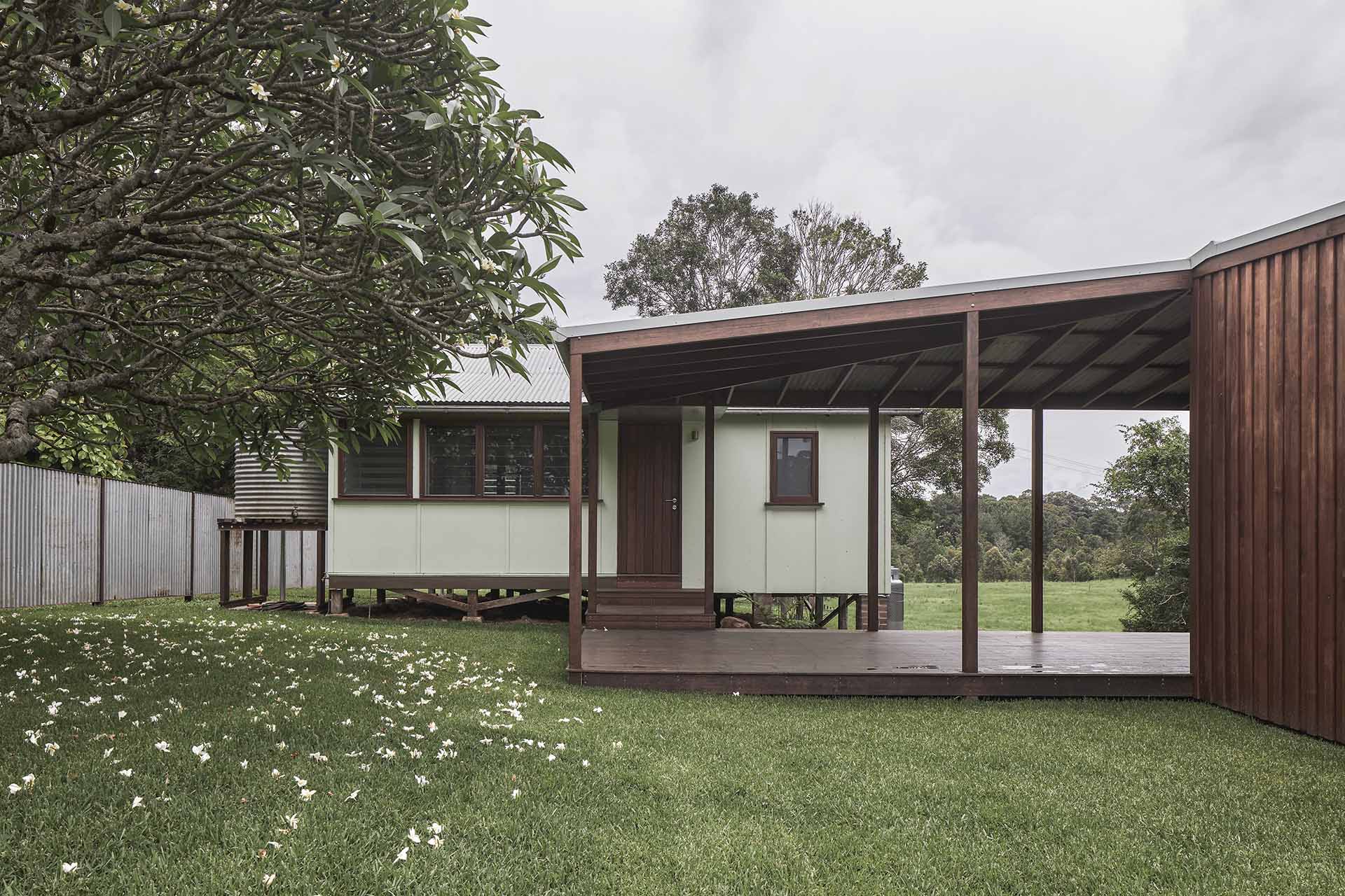 Caretakers Cottage by Source Architects