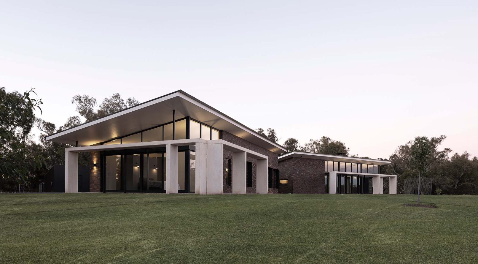 Source Architects Q House